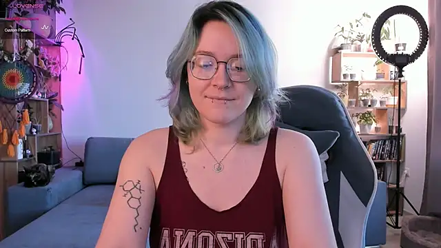 alisahug online show from 10-13-25, 09:53