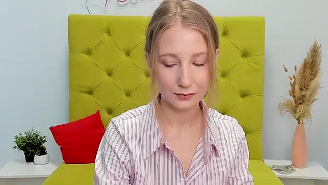 LolaWilsons online show from 02-25-26, 07:18