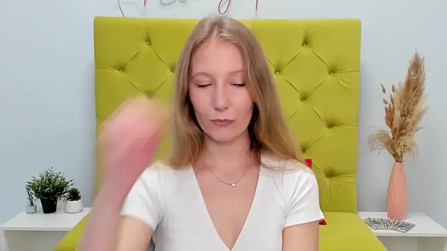 LolaWilsons online show from 05-07-26, 06:30