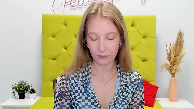 LolaWilsons online show from 05-11-26, 06:41