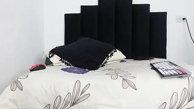 MarcoAlexLatino online show from 02-16-25, 02:20