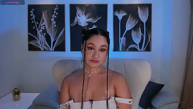 SamanthaConnor  online show from 02-10-25, 07:17