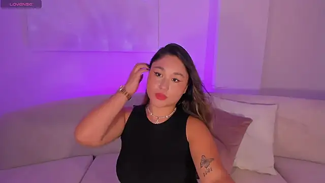 SamanthaConnor  online show from 03-04-25, 08:05