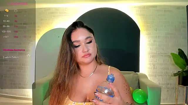 SamanthaConnor  online show from 03-17-25, 10:06
