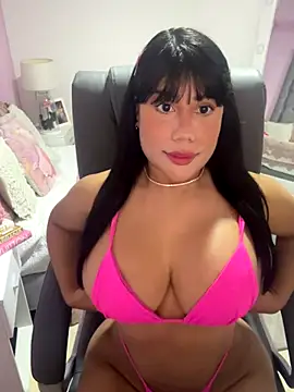 Snapshot of AshleyFerrer chatting on 10-27-25, 02:10 AshleyFerrer online show from 10-27-25, 02:10