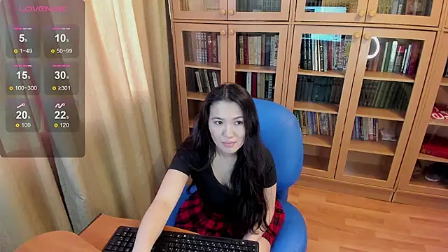 NikkiNSerdron online show from 12-19-24, 04:56