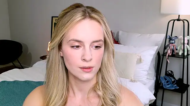 RozzitaBedberry online show from 09-28-25, 02:00