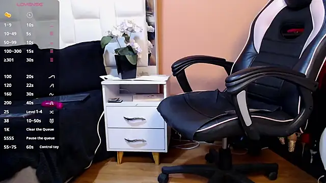 LiaTaylorr online show from 05-05-26, 07:33