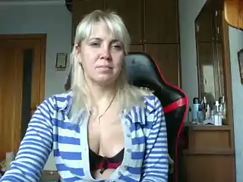 IrinaB1 online show from 11-18-25, 08:52