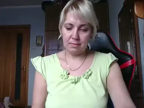 IrinaB1 online show from 11-26-25, 08:15