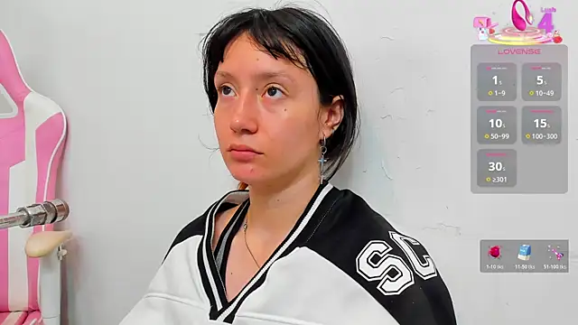 lizzy davis 1 online show from 04-30-26, 03:46