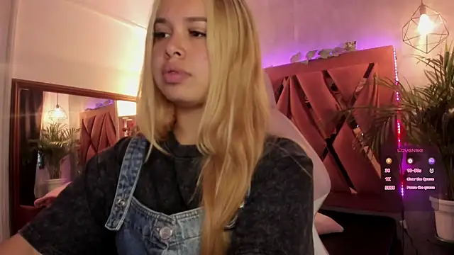 Haelycute online show from 01-28-25, 11:17