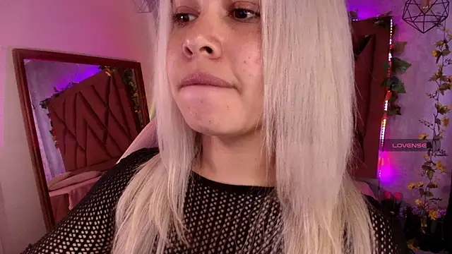 Haelycute online show from 09-10-25, 11:54