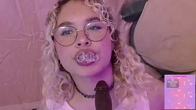 Haelycute online show from 05-08-26, 11:32