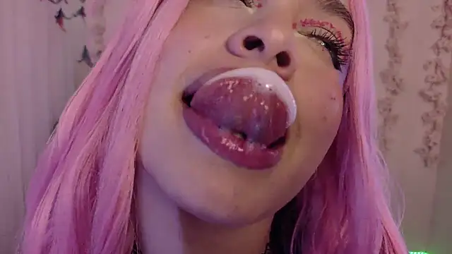 Haelycute online show from 05-21-26, 01:12