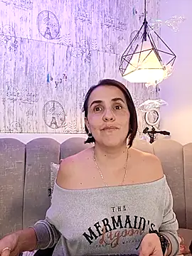 IsisBlake online show from 11-24-25, 06:40