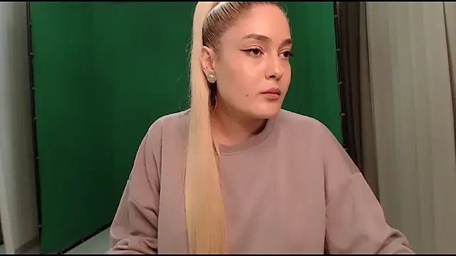 HotFireBabe  online show from 05-05-26, 11:02