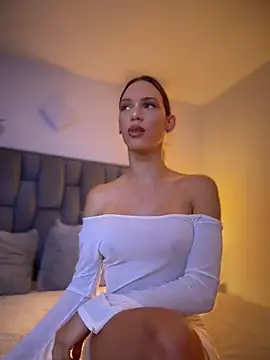 Snapshot of Carlita_cute chatting on 03-18-25, 03:31 Carlita cute online show from 03-18-25, 03:31