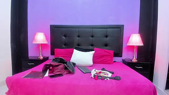 Snapshot of MaduraLuciana chatting on 01-13-25, 11:19 MaduraLuciana online show from 01-13-25, 11:19