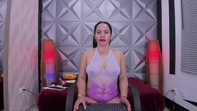 Snapshot of MaduraLuciana chatting on 02-26-25, 10:58 MaduraLuciana online show from 02-26-25, 10:58
