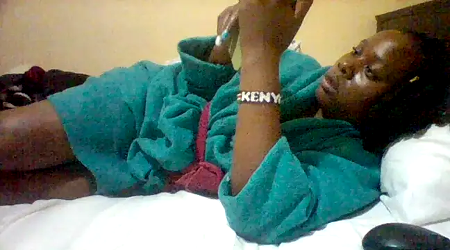 Snapshot of EBONYVANILLA02 chatting on 03-21-25, 08:18 EBONYVANILLA02 online show from 03-21-25, 08:18