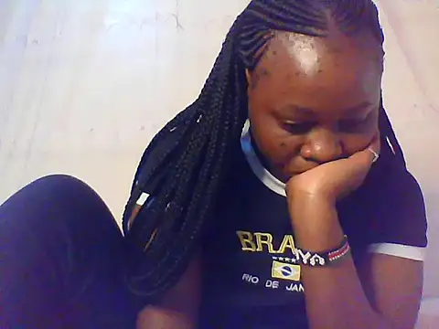 Snapshot of EBONYVANILLA02 chatting on 10-17-25, 01:20 EBONYVANILLA02 online show from 10-17-25, 01:20