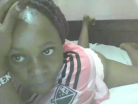 Snapshot of EBONYVANILLA02 chatting on 05-10-26, 06:29 EBONYVANILLA02 online show from 05-10-26, 06:29