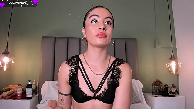 Snapshot of Samaanthaa_ chatting on 03-10-25, 06:45 Samaanthaa online show from 03-10-25, 06:45