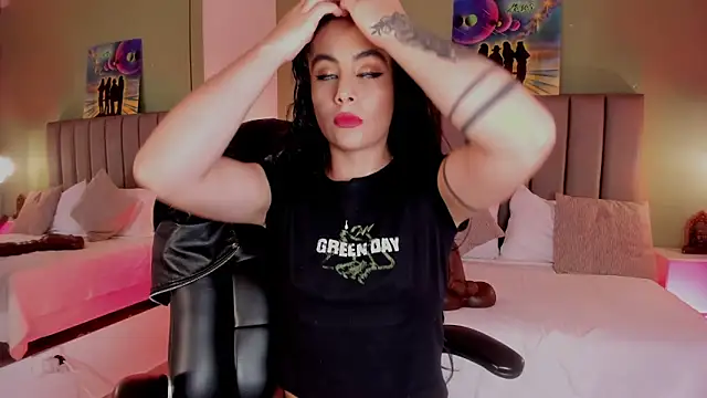 Snapshot of Samaanthaa_ chatting on 12-18-25, 03:56 Samaanthaa online show from 12-18-25, 03:56