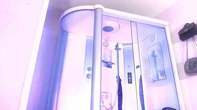 Snapshot of sexy-luna-star-ts chatting on 11-04-25, 08:52 sexy-luna-star-ts online show from 11-04-25, 08:52