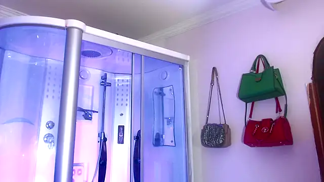 Snapshot of sexy-luna-star-ts chatting on 11-06-25, 10:43 sexy-luna-star-ts online show from 11-06-25, 10:43