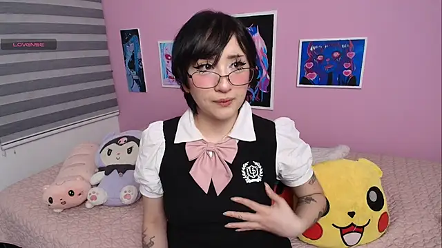 Snapshot of Miwa_violet chatting on 09-18-25, 12:01 Miwa violet online show from 09-18-25, 12:01