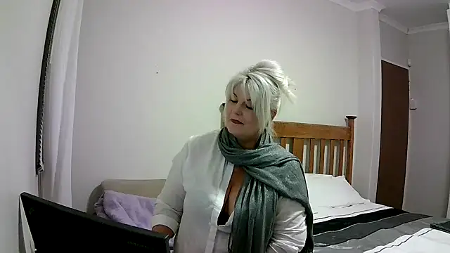 Miahotmilf online show from 12-14-24, 09:13
