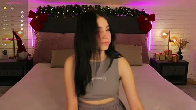 Snapshot of Dina_Foxxx chatting on 12-16-24, 01:32 Dina Foxxx online show from 12-16-24, 01:32