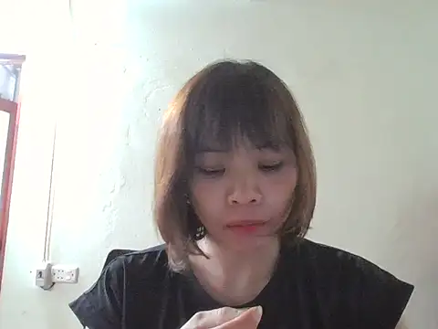 Snapshot of Angela-Eira chatting on 10-05-25, 01:04 Angela-Eira online show from 10-05-25, 01:04