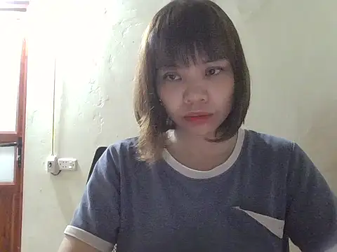 Snapshot of Angela-Eira chatting on 10-16-25, 09:05 Angela-Eira online show from 10-16-25, 09:05