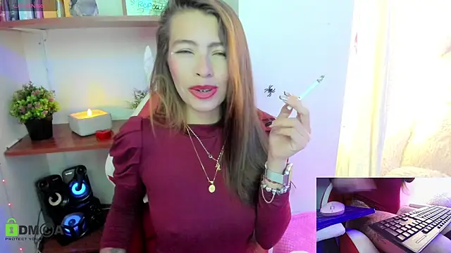 Snapshot of sweetlittlelisa chatting on 10-09-25, 05:22 sweetlittlelisa online show from 10-09-25, 05:22