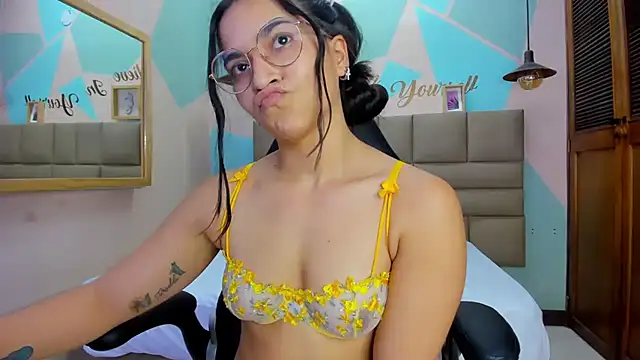 Snapshot of lalytulu99 chatting on 01-11-25, 01:06 lalytulu99 online show from 01-11-25, 01:06