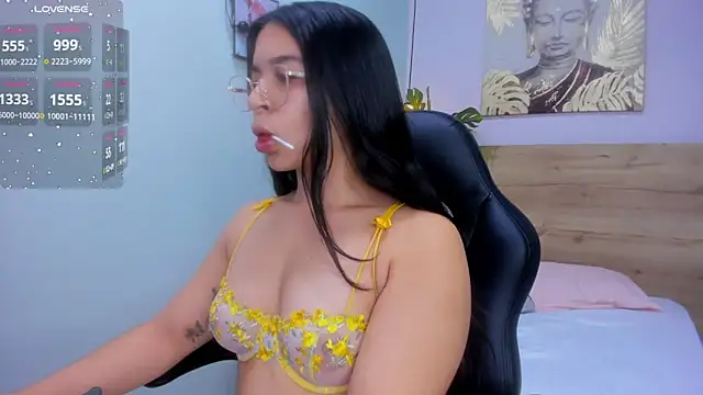 Snapshot of lalytulu99 chatting on 09-21-25, 05:58 lalytulu99 online show from 09-21-25, 05:58