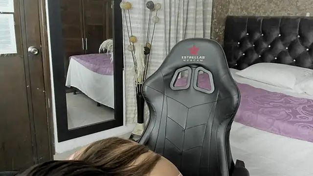 Snapshot of stella_xue chatting on 01-24-25, 02:18 stella xue online show from 01-24-25, 02:18