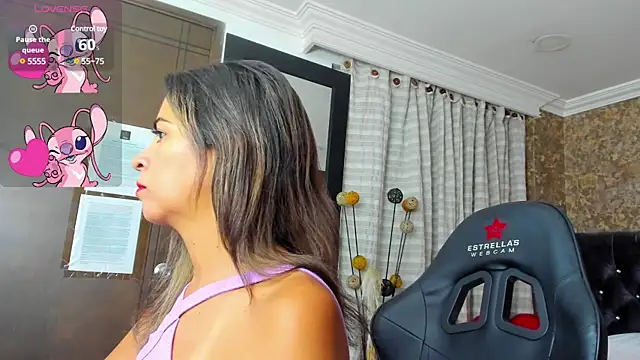 Snapshot of stella_xue chatting on 02-18-25, 08:03 stella xue online show from 02-18-25, 08:03