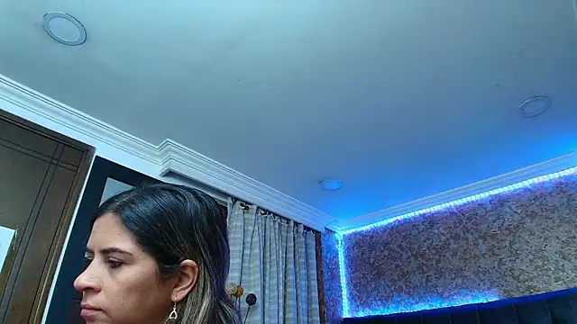 Snapshot of stella_xue chatting on 10-14-25, 09:48 stella xue online show from 10-14-25, 09:48