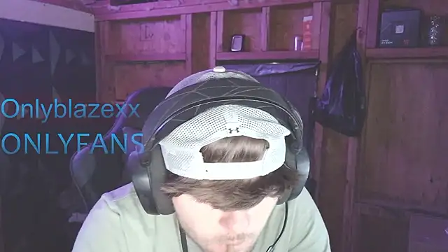 Snapshot of OnlyBlazexx chatting on 02-13-26, 02:29 OnlyBlazexx online show from 02-13-26, 02:29