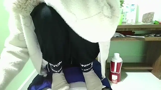 Luxcute286 online show from 02-22-25, 11:13