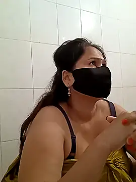 Snapshot of Tishani chatting on 01-11-25, 03:13 Tishani online show from 01-11-25, 03:13