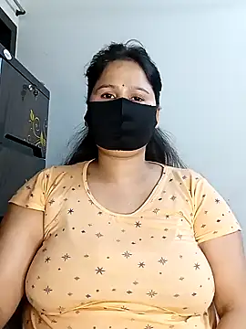 Snapshot of Tishani chatting on 01-12-25, 12:28 Tishani online show from 01-12-25, 12:28