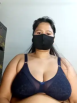 Snapshot of Tishani chatting on 01-19-25, 11:53 Tishani online show from 01-19-25, 11:53