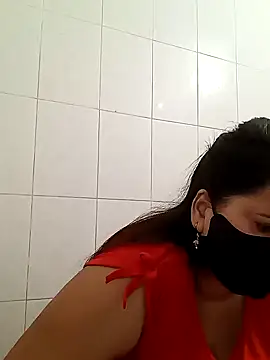 Snapshot of Tishani chatting on 01-20-25, 11:43 Tishani online show from 01-20-25, 11:43