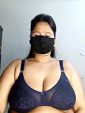 Snapshot of Tishani chatting on 01-22-25, 10:59 Tishani online show from 01-22-25, 10:59