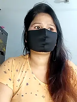 Snapshot of Tishani chatting on 01-26-25, 10:34 Tishani online show from 01-26-25, 10:34